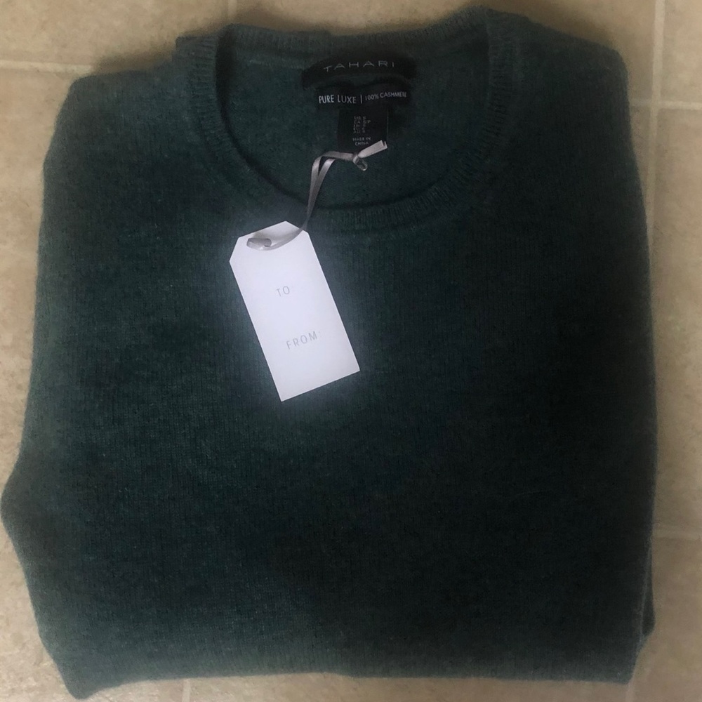 TAHARI 100% cashmere sweater ✨